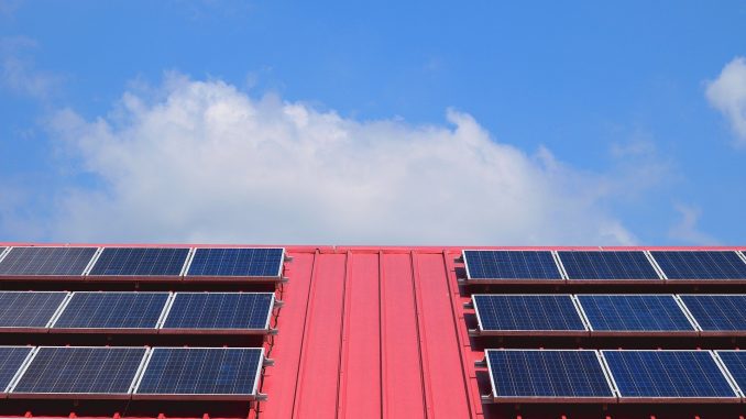 solar-panel-4249315_1920-678x381