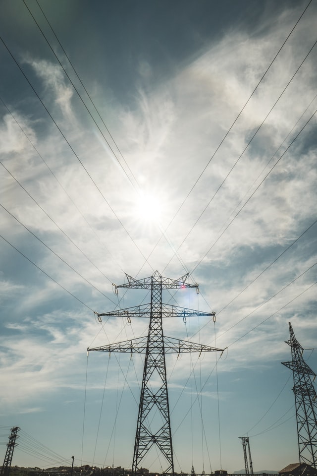 Electric-Power-Lines-Utility-sergi-ferrete-Zu6-sQ9VqbU-unsplash