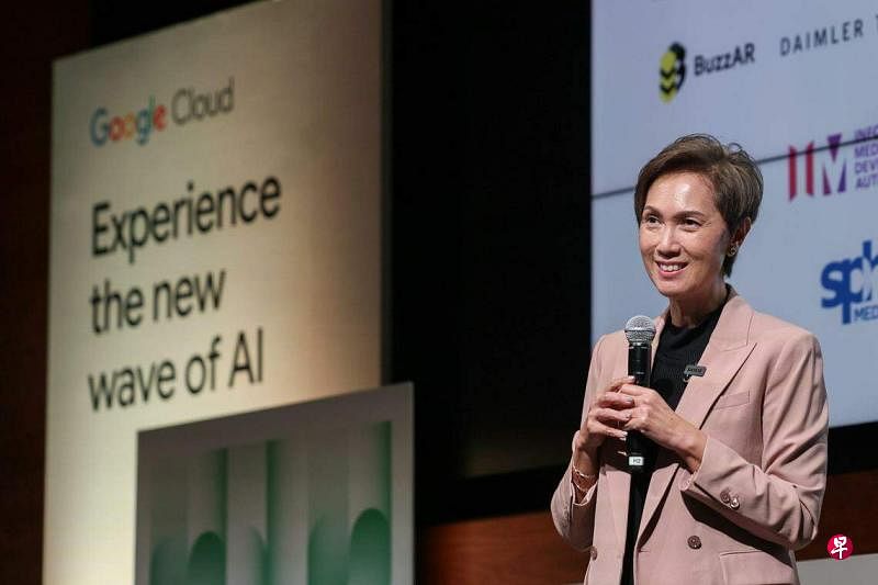 谷歌云星期一（1月29日）在谷歌亚太总部举办的ExploreAI峰会上宣布多项计划，加深与新加坡的AI战略合作，通讯及新闻部长兼内政部第二部长杨莉明指出，这些计划对新加坡AI生态系统发展非常有益。（卓祾祎摄）