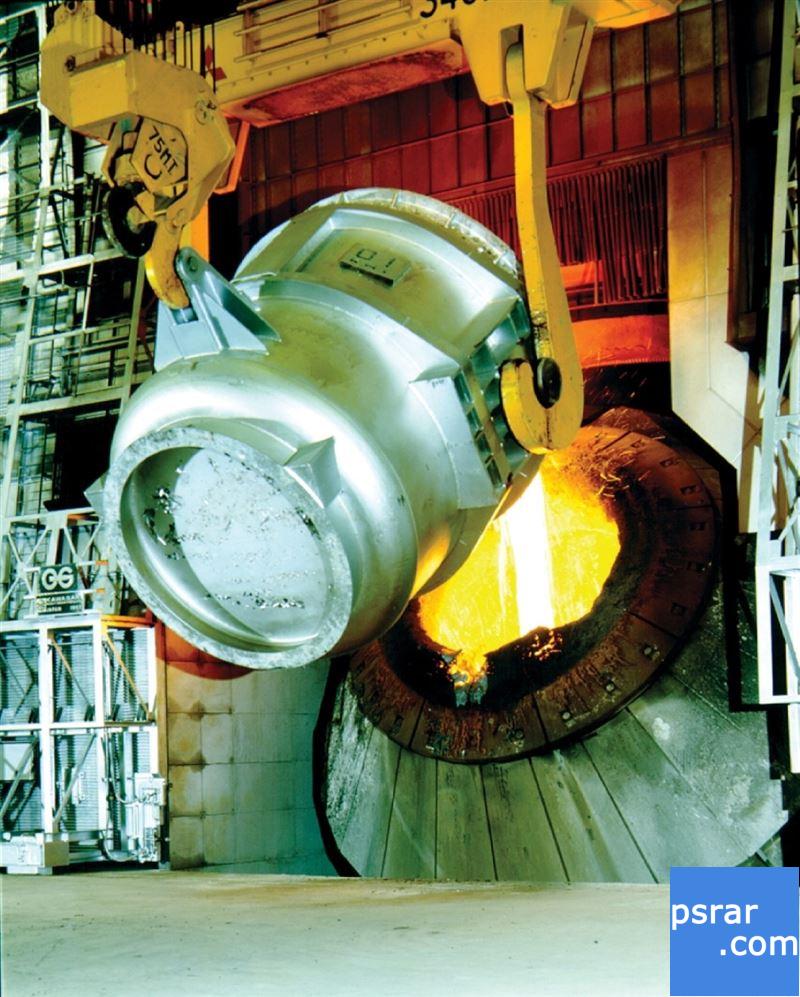 中钢说明，一贯化作业钢厂之炼钢制程，主要将高炉铁水经由转炉吹氧冶炼成钢液。 （图／中钢提供）